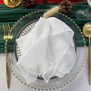 Vente en gros de serviettes de table en lin de style moderne 100% jetables brodées à la main pour les occasions formelles couleur blanche - Product Image 1