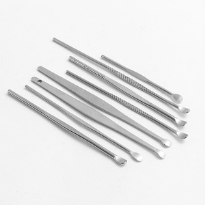 Nouvel outil de nettoyage d'oreilles en acier inoxydable de style vintage, cure-oreille avec ressort, outil de nettoyage d'oreilles rotatif à tête unique, kit d'entretien des oreilles - Product Image 1