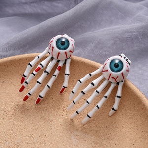 Pince à cheveux Halloween en forme de main de squelette avec frange bec de canard, accessoire de coiffure, cadeaux pour fête de filles - Product Image 2