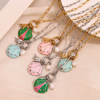 Collar con Colgante de Concha de Perla y Circonita de la Serie Ocean, Collar de Acero Inoxidable con Esmalte Colorido Resistente al Agua con Baño PVD de 18K para Mujer