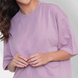 T-shirt pour femme en coton 100% à col rond, coupe ample, décontracté, manches courtes, couleur unie, jersey tricoté, longueur normale - Product Image 5