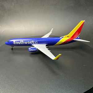 Modèle d'avion Airbus B-737 de Southwest Airlines, échelle 1/400, design moderne, matériau métallique durable - Product Image 4