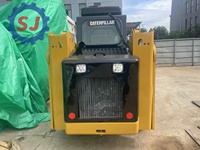 Gebrauchter Radlader 246D Kompaktlader Gelb Baumaschine für Hof- und Baustellenarbeiten