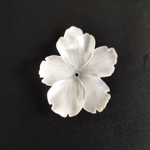 F235 28-36mm Flor de cuarzo esmerilado de cinco pétalos hecha a mano - Product Image 1