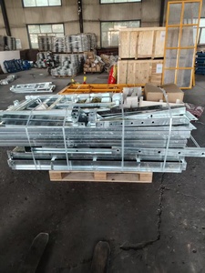 Plateforme élévatrice verticale suspendue pour échafaudage de construction série ZLP, utilisée pour le nettoyage de fenêtres ZLP 800 Para Plataforma - Product Image 6
