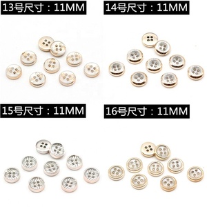 Nhà Sản Xuất Tùy Chỉnh Vàng Bạc Rim Nhựa Nút Tùy Chỉnh 4-Lỗ Thư Laser Khắc Logo Nhựa Nhựa Nút - Product Image 3