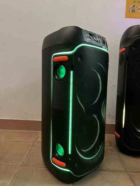JBL ワイヤレススピーカー LEDライト付き