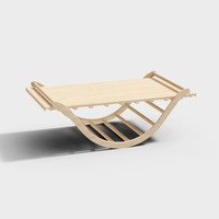 Structures d'escalade intérieures en bois massif pour enfants : échelle et toboggan de type jungle gym, écologiques, durables, avec caractéristiques de sécurité pour les jeux des tout-petits
