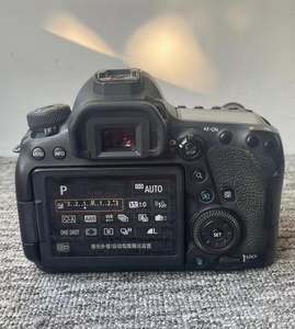 กล้อง DSLR รุ่น EOS 6D Mark II มือสอง พร้อมเลนส์ 50 มม. f/1.8 STM ความละเอียด 24MP ฟูลเฟรม ไม่มีรอยขีดข่วน กล้องดิจิตอลมือสอง - Product Image 2