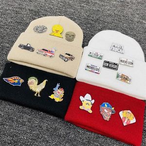 Se Aceptan Pedidos de Pins de Metal Esmaltado Personalizados de Alta Calidad con Gallo Colorido y Diamantes de Imitación de Colores para Gorras y Regalos - Product Image 5