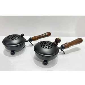 Brûleur d'encens religieux en laiton avec poignée en bois et couvercle grillagé |   Dhoop indien Loban artisanal, écologique et durable |   Bonbons décoratifs - Product Image 2