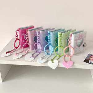 Mini álbum <span class=keywords><strong>de</strong></span> 2 pulgadas estilo coreano <span class=keywords><strong>de</strong></span> dibujos animados, diseño 'Girl's love', con diseño calado, <span class=keywords><strong>libro</strong></span> <span class=keywords><strong>de</strong></span> almacenamiento <span class=keywords><strong>de</strong></span> pegatinas <span class=keywords><strong>de</strong></span> personajes grandes, llavero colgante y álbum <span class=keywords><strong>de</strong></span> tarjetas - Product Image 3
