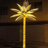 Weihnachts-Halloween-Landschaft dekorative Beleuchtung Warm weißes LED-Licht Straßen park im Freien mit Palmen-und Kokosnuss bäumen