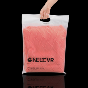 Cheap Source Factory Custom Printed Logo Personalized Hdpe Ldpe Merchandise Die Cut Plastic Shopping Bag With Handle