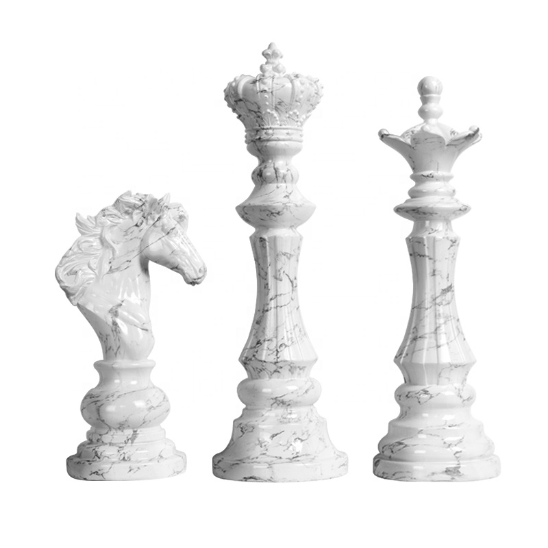 Мраморные шахматные фигуры