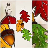 Attrape-soleil personnalisé en verre teinté Feuille de chêne et gland, Ornement suspendu pour fenêtre Automne/Hiver, Artisanat de décoration intérieure personnalisable