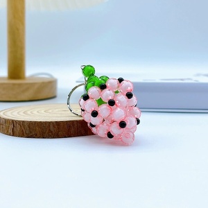 Porte-clés Fraise Mignonne Faite à la Main pour Femme, Vente en Gros Usine, Idéal comme Cadeau Promotionnel ou Porte-Monnaie - Product Image 6