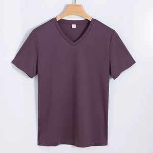 Camiseta de Hombre de Alta Gama, de Algodón Mercerizado de Doble Cara, Cuello en V, Color Sólido, Estilo Vintage, Ajustada, Transpirable y Resistente a los Rayos UV - Product Image 4