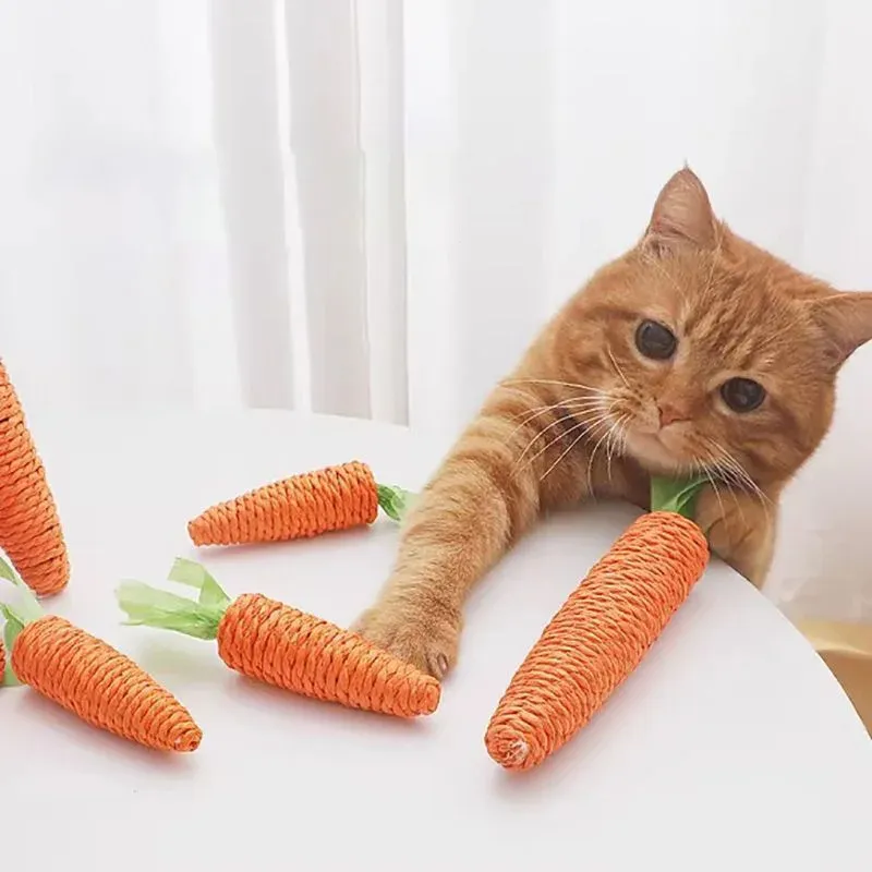 थोक हस्तनिर्मित सिसल रस्सी काटने-प्रतिरोधी गाजर के आकार का पालतू बिल्ली ध्वनि चबाने वाले खिलौने अंगूठी के साथ निर्मित
