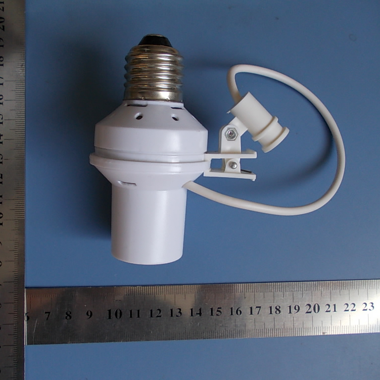 Держатель лампы с ночным датчиком