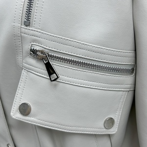 Veste en cuir PU tendance pour femmes, <span class=keywords><strong>beige</strong></span>, coupe courte, coupe-vent avec poches zippées, veste en cuir directement de l'usine - Product Image 4