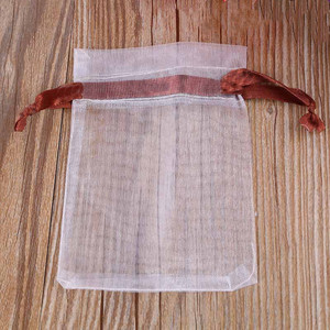 Sac de bienvenue en <span class=keywords><strong>organza</strong></span> lilas en soie plume pour mariage Pochette cadeau avec cordon de serrage <span class=keywords><strong>10x15</strong></span> - Product Image 2