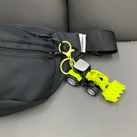 Vente en gros de véhicule de ferme jouet en PVC écologique mousqueton porte-clés pendentif sac à dos pour les élèves du primaire porte-clés de voiture