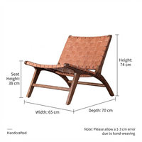 Fauteuil lounge en cuir et bois massif, style Aussie Japandi minimaliste, avec accents tressés, robuste, pour salon et semi-extérieur AU