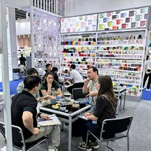 Support Customizing Cute <strong>Pug</strong> <strong>Mug</strong> Green Interior Red Handle Deck the Paws Print Festive Ceramic Coffee <strong>Mug</strong> for Christmas Gifting - Product Image 6