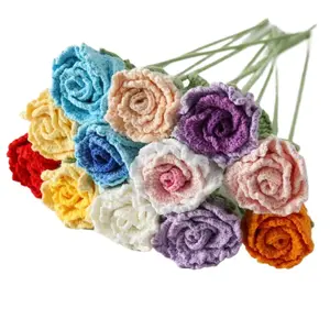 완성 된 손으로 짠 장미 시뮬레이션 꽃 니트 수제 꽃 DIY 양모 니트 수제 크로 셰 뜨개질 꽃다발