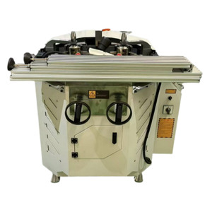 Machine automatique CNC de soudure d'angle pour fenêtres en aluminium, outil rotatif de type magazine pour le traitement des profilés - Product Image 1