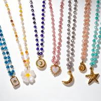 Collier Pendentif en Acier Inoxydable Fait Main Style INS avec Perles en Pierre Naturelle et Fleur Coquillage, Bijou Étanche Tendance