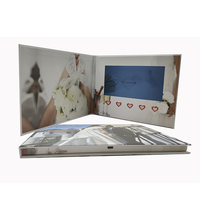 Brochure vidéo LCD de luxe à écran HD de 7 pouces Carte de voeux vidéo d'invitation numérique avec style d'amour en papier de qualité supérieure