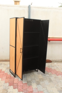 Armario Industrial Resistente con Puertas Metálicas y Estantes de Madera, Guardarropa de Gran Capacidad para Dormitorio u Oficina - Product Image 2