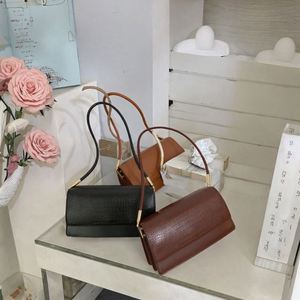 Bolsa de hombro de PU para mujer, al por mayor, con estampado lindo, gran capacidad, varios diseños, informal, para uso diario, compras o transporte. - Product Image 3