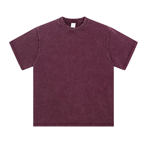 Camiseta vintage lavada con nieve de ajuste estructurado, ropa de calle pesada para hombre con detalles desgastados - Product Image 1