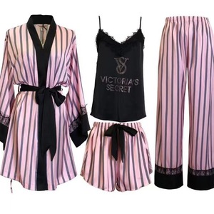 Pijama de seda helada térmica transpirable para mujer, estilo otoño, con pedrería, rayas y bloques de color, y ribete de encaje, tipo bata. - Product Image 1