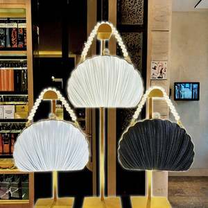 Bolso de mano para dama para fiesta o boda, hecho a mano con diseño de cuentas para la noche, con cristales y diamantes de imitación. - Product Image 3