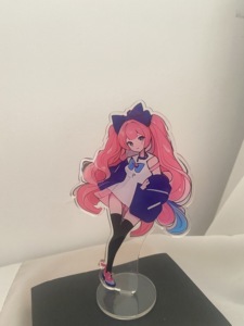 Exhibidores de Acrílico Personalizados al por Mayor, Impresión de Obras de Arte Personalizadas, Soporte de Acrílico Transparente para Escritorio, para Regalos de Exposiciones de Cómics - Product Image 6