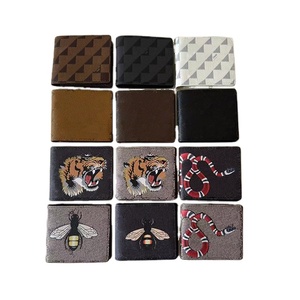 <span class=keywords><strong>2025</strong></span> Mới Sang Trọng Kết Cấu Da Chính Hãng Mô Hình Ví In Ấn Bifold Người Đàn Ông Thiết Kế Ví PU Chủ Thẻ Tín Dụng - Product Image 1