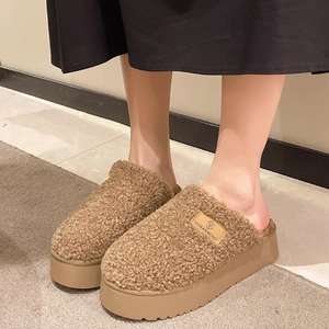 Nouvelles pantoufles d'hiver moelleuses personnalisées semelle épaisse pour femmes mode bout fermé chaussures antidérapantes résistantes pantoufles unisexes - Product Image 4