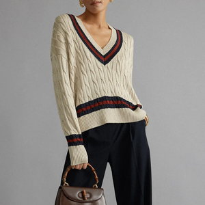 Vente en gros <span class=keywords><strong>de</strong></span> chandails épais fabriqués sur mesure en laine acrylique pour femmes pulls classiques en tricot torsadé à col en V pour <span class=keywords><strong>cricket</strong></span> - Product Image 2