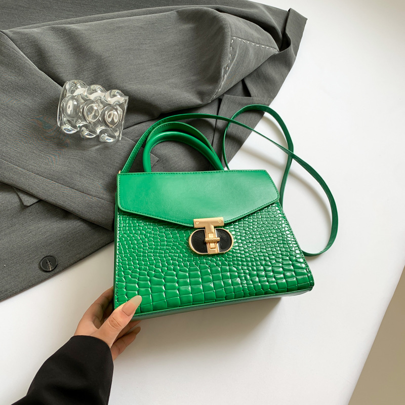 สีเขียว