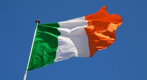 Drapeaux personnalisés en gros 100 polyester double face 3X5ft imprimés numériquement Offre Spéciale tous les pays en plein air - Product Image 4