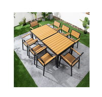 Ensemble table et chaises de salle à manger d'extérieur en plastique et bois, léger, rétractable, empilable, résistant aux UV et durable, pour hôtels et cours commerciales
