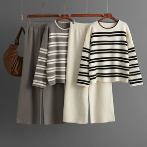 Зимний вязаный комплект Blubelle для женщин: свитер в полоску с круглым вырезом + брюки с широкими штанинами, комплект из двух предметов - Product Image 1