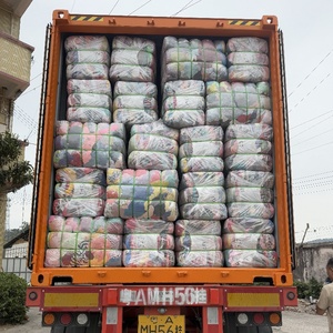 दूसरे हाथ के ब्रांडेड डिजाइनर मिश्रित शैली के कपड़े विंटेज बेल थोक ग्रेड बी स्टॉक परिधान आपूर्तिकर्ता - Product Image 2