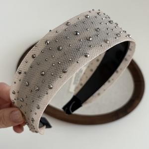 Serre-tête coréen rétro en tissu à large bord pour femme avec strass, accessoire capillaire vintage à dents et design antidérapant - Product Image 6