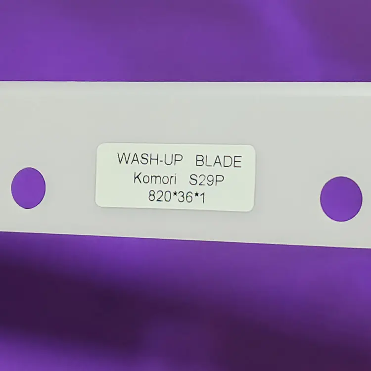 Beyaz plastik 820x36mm 11 delik ofset BASKI MAKİNESİ yıkama bıçağı Komori