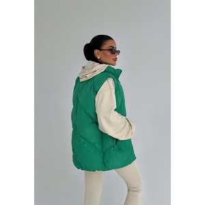 Gilet et veste matelassés verts pour femmes - Product Image 1